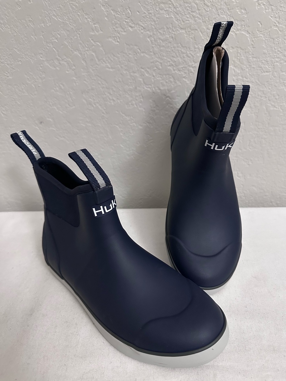 Huk Men’s Rogue Wave Deck Boots Size 7 in Naval Academy Blue